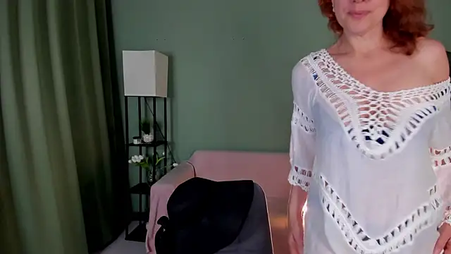 LeticiaRomano live cam on StripChat