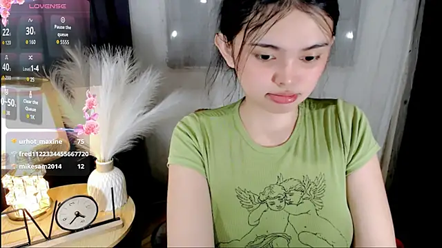 wildest_fantasy live cam on StripChat
