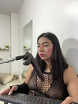 cherry_skinnyy_ live cam on StripChat