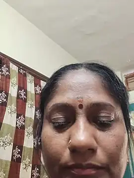 yamini1431 live cam on StripChat
