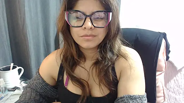 KatteAngelLat live cam on StripChat