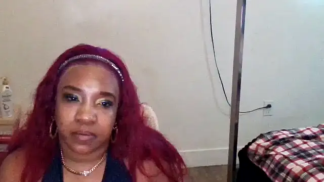 mzpretty444 live cam on StripChat