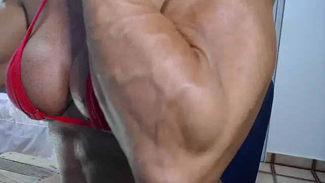 Stronggsexy live cam on StripChat