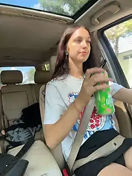 DollyTall live webcam show