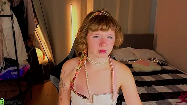 VioletDesiree live cam on StripChat