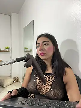 cherry_skinnyy_ webcam