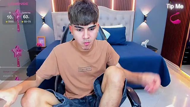Tommy18__ live cam on StripChat