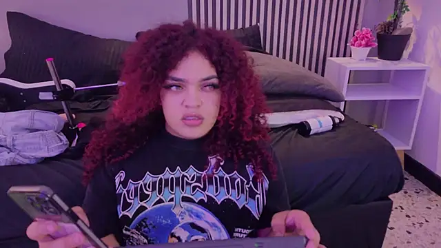 モデル: KarineWine