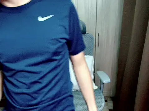 ItsKenny live cam on StripChat