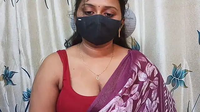 Pavani-Darling live sex cam