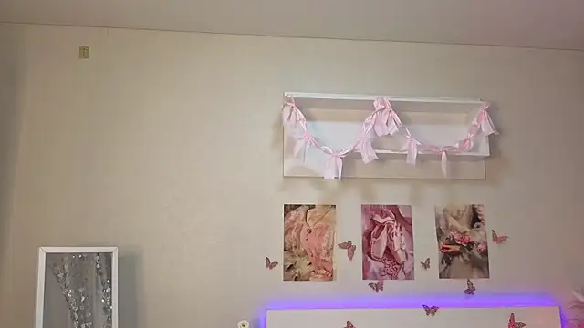Milly_Lane webcam