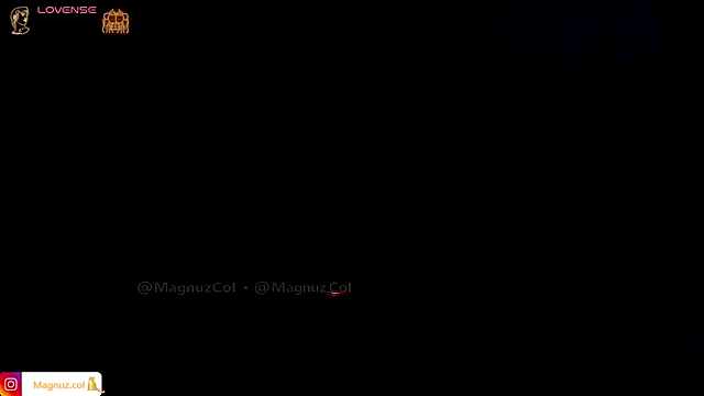 Magnuz_Col live cam on StripChat