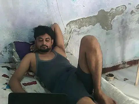 ROCOGUJUBULL live cam on StripChat
