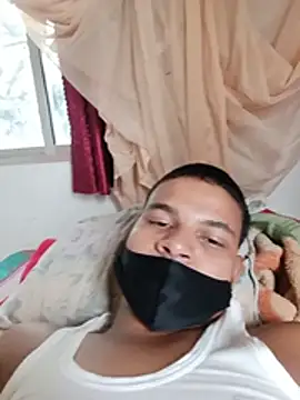 Rashi__75 webcam