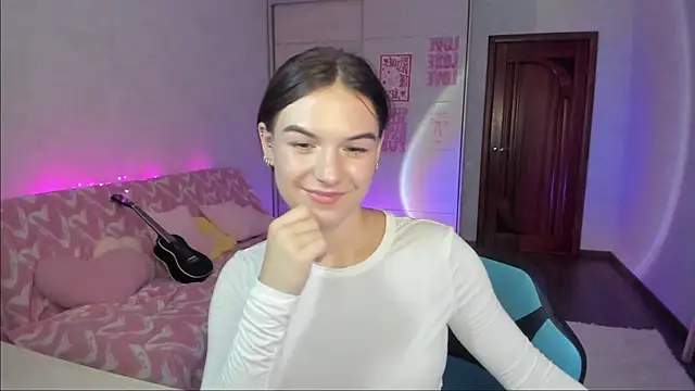 luna_lust_212 live cam on StripChat
