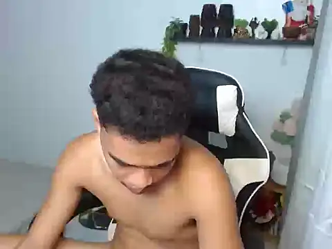 curlyasian_njxx webcam