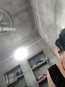 Loomaraj live webcam show