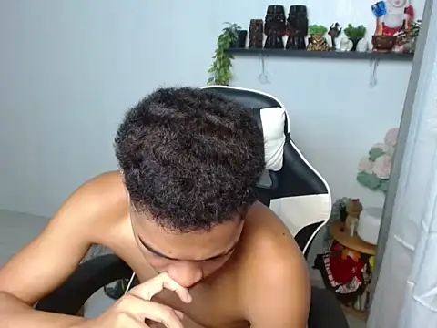 curlyasian_njxx