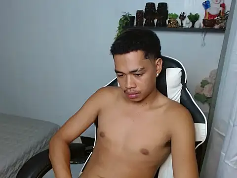 curlyasian_njxx webcam