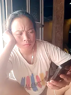 phuongtrinh1 live cam on StripChat
