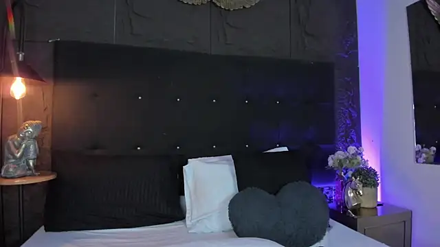 Rose_Blossom live cam on StripChat