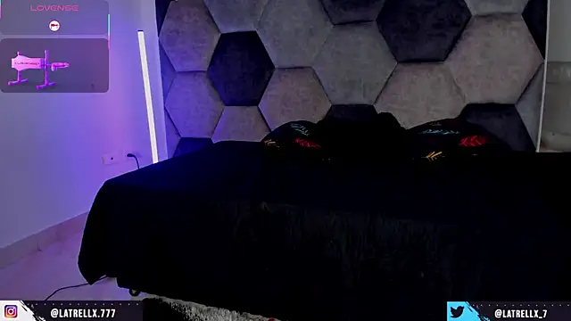 Latrellx7 live cam