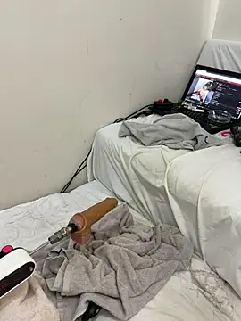Ozge-SluttyScream69 live cam