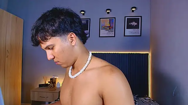 Leo_Savage_ webcam