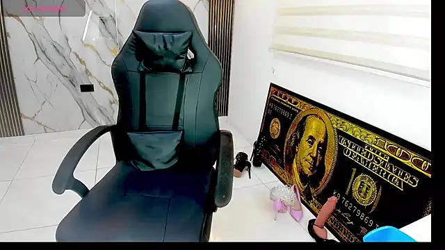 queen_findom1 webcam
