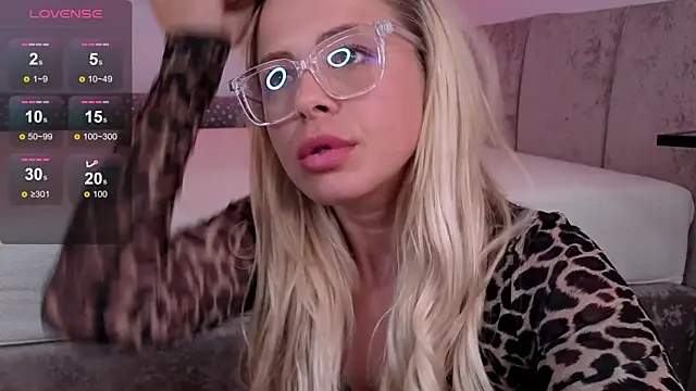 BluEyesKate webcam