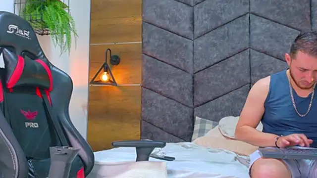 Luna_and_Jacksonn webcam