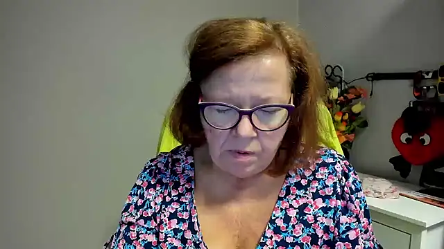 Adelewildx live cam on StripChat
