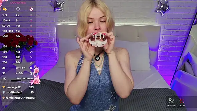 ChloeWells webcam