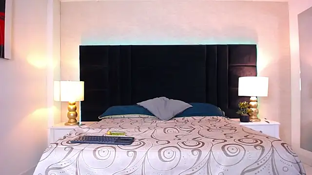 SkylerBigxxx webcam
