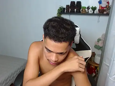 curlyasian_njxx webcam