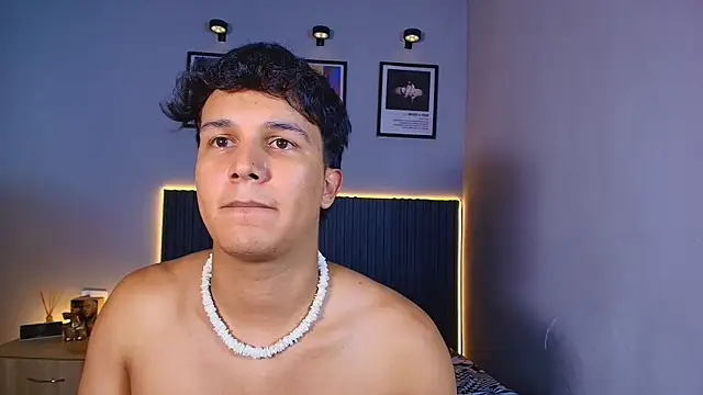 Leo_Savage_ webcam