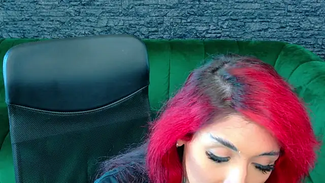 CassyFoxyy live cam on StripChat