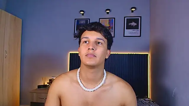 Leo_Savage_ webcam