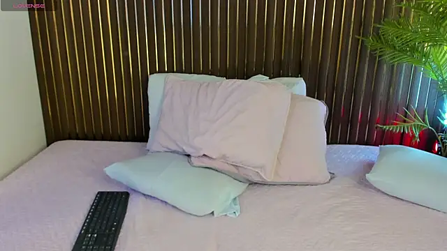 MadisonCollinss_ webcam