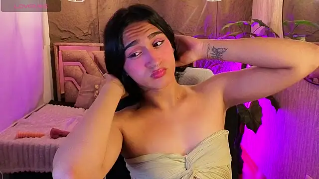 Zoee_Kiss_ live cam on StripChat