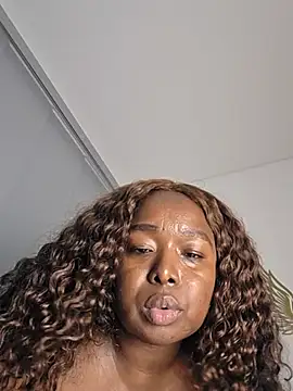 TanishaEvans webcam