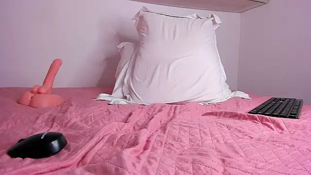Aaron_Tate webcam