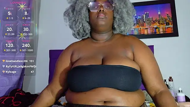ebony_NeighborMoans webcam