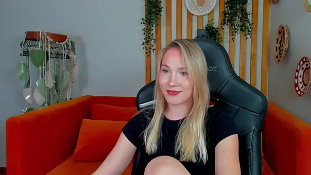 ElaraVoltage webcam