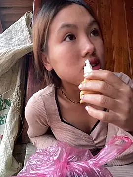 hoa_mai live cam on StripChat