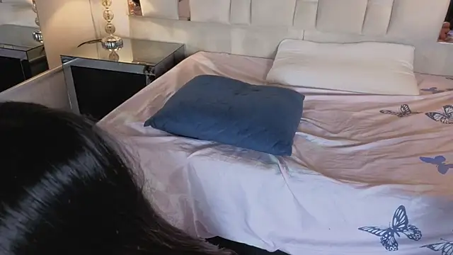 SofiJones_ webcam
