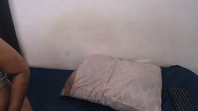 VelvetBooty webcam