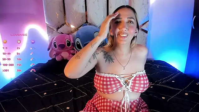Amanda_klaire live cam on StripChat