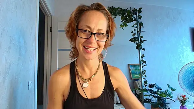 LioraWeiss live webcam show