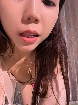 xiaoyizi20261 live webcam show